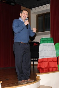 Vincenzo-Di-Michele-in-occasione-conferenza-presso-Teatro-delle-Suore-Orsoline-Via-Cassia-In-ricordo-dei-Caduti-in-Russia